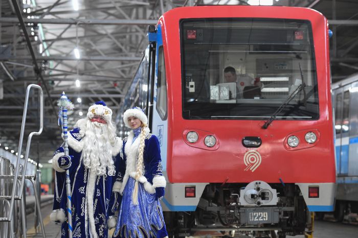 Запуск новогоднего поезда в Московском метрополитене