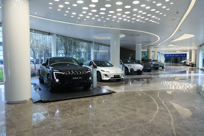 Посещение автозавода Changan Automobile Group в Китае Губернатором Подмосковья