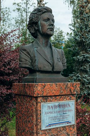 Памятник Одинцу боярину