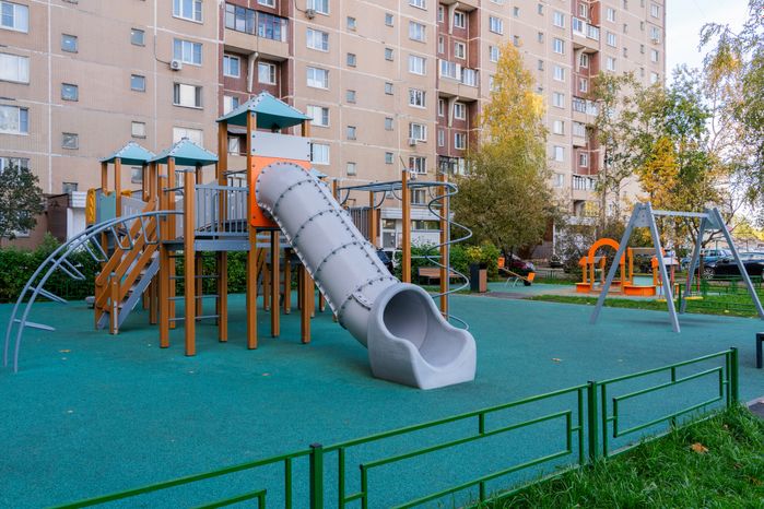 Новая детская игровая площадка во дворе дома №11 по улице Некрасова в Лобне