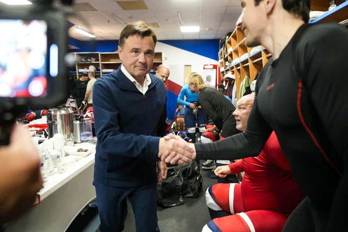Андрей Воробьев сделал символическое вбрасывание на Кубке Овечкина