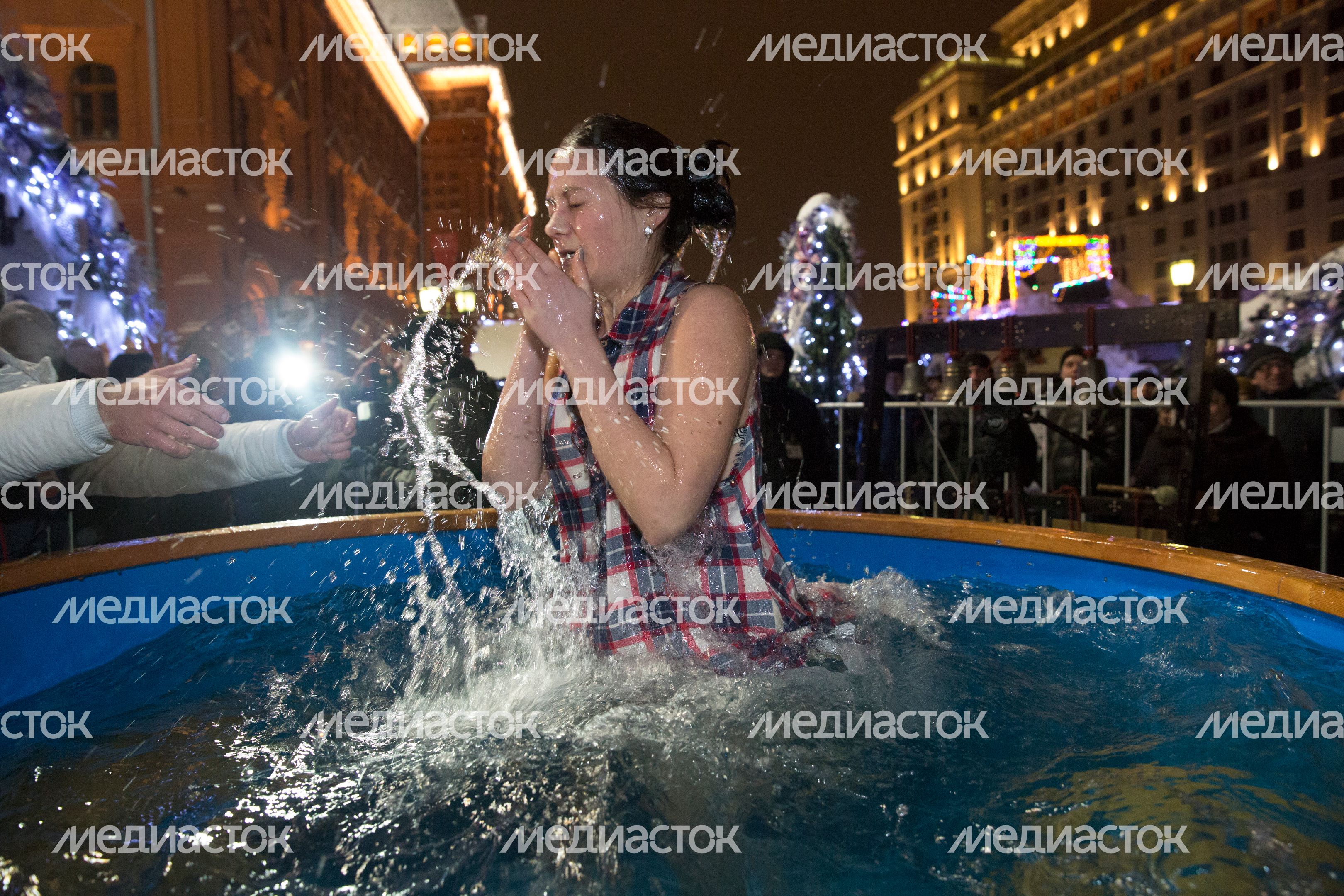 Крещенские купания в Москве