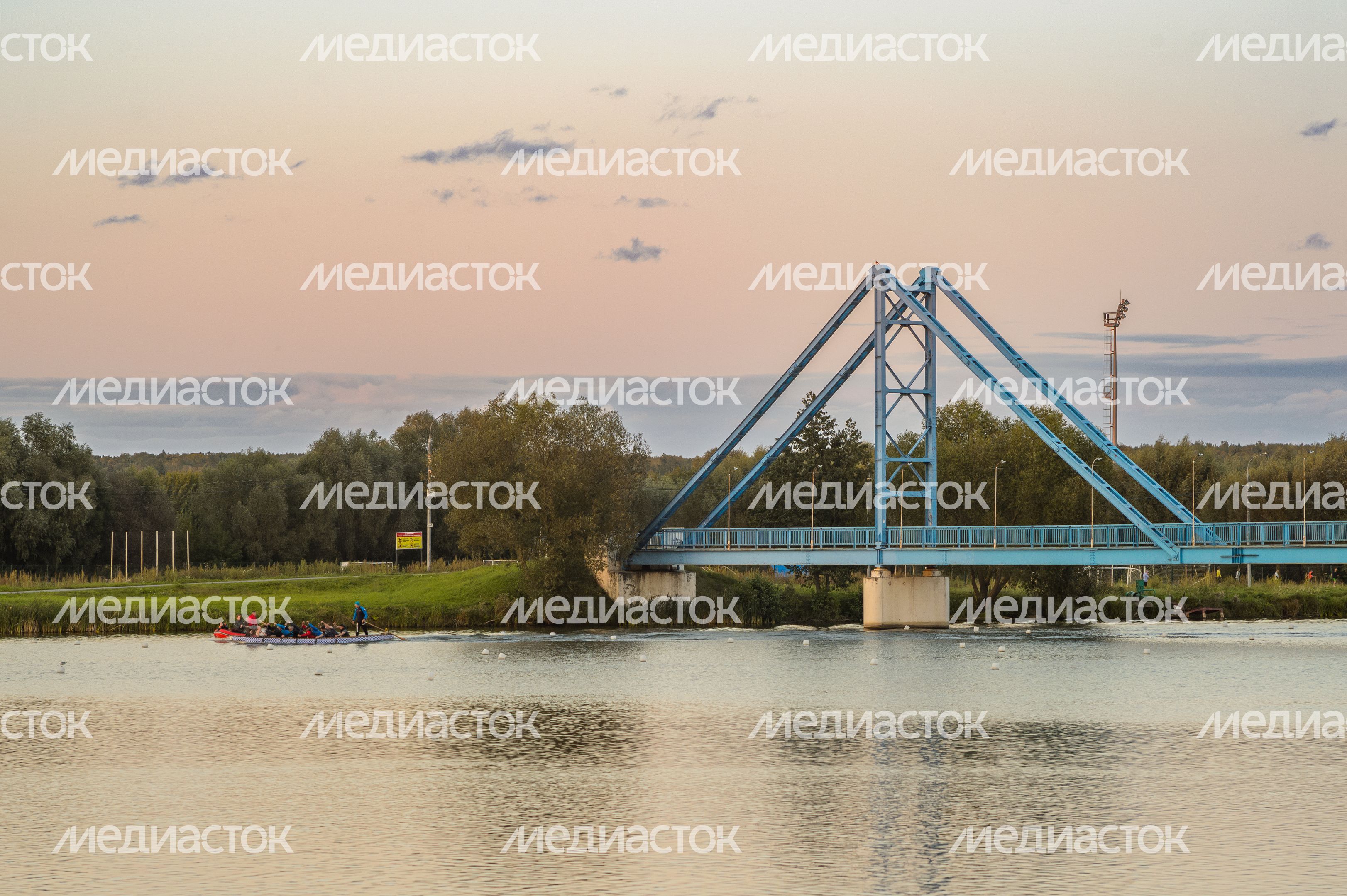 Бронницы. "Крымский мост" Бронницы. "Крымский мост"