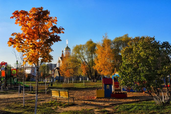 Детская площадка в городском парке Реутова