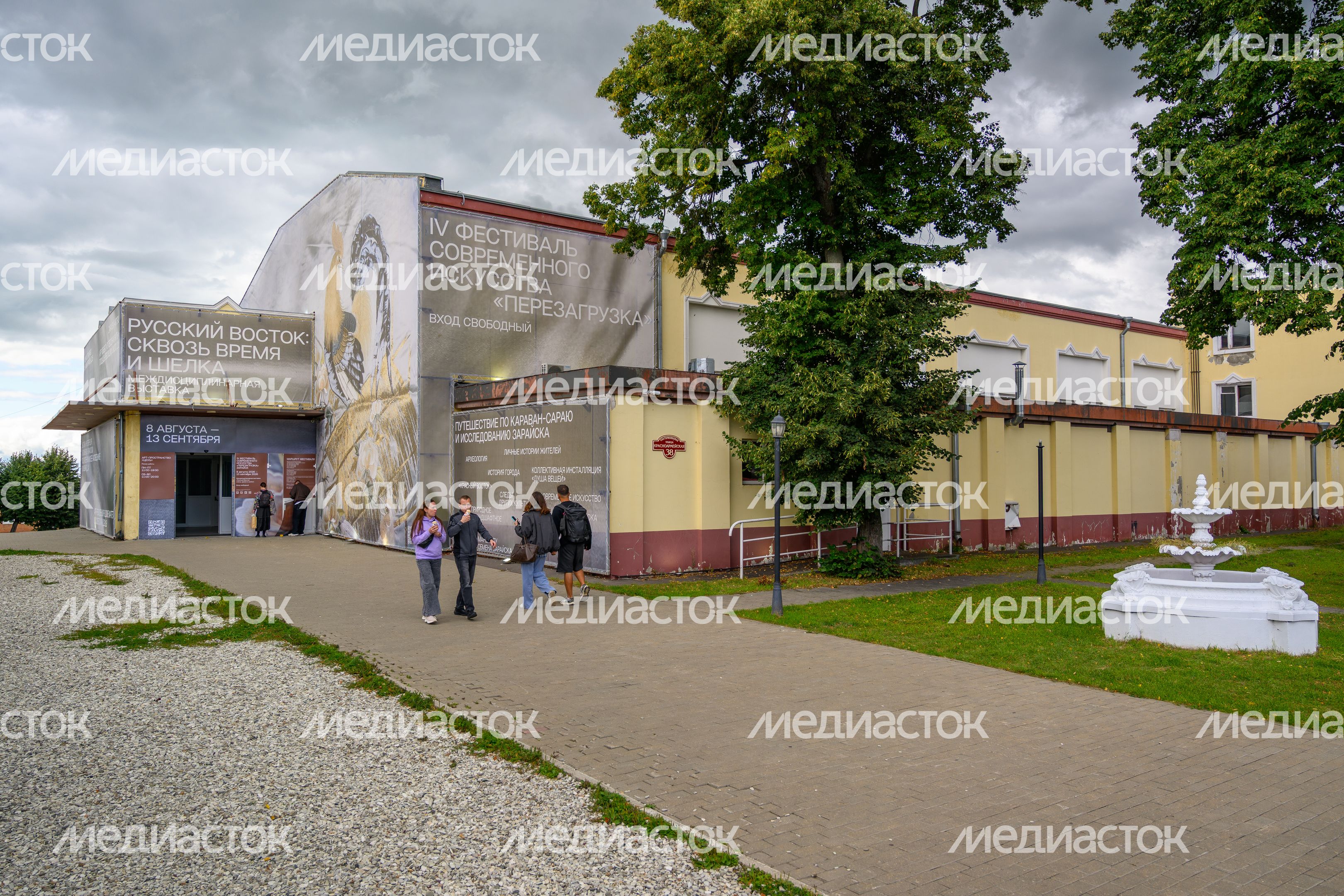 Выставка «Русский восток: сквозь время и шелка» в арт-пространстве «Цехъ» на фестивале искусства «Перезагрузка» 2026 Выставка «Русский восток: сквозь время и шелка» в арт-пространстве «Цехъ» на фестивале искусства «Перезагрузка» 2026