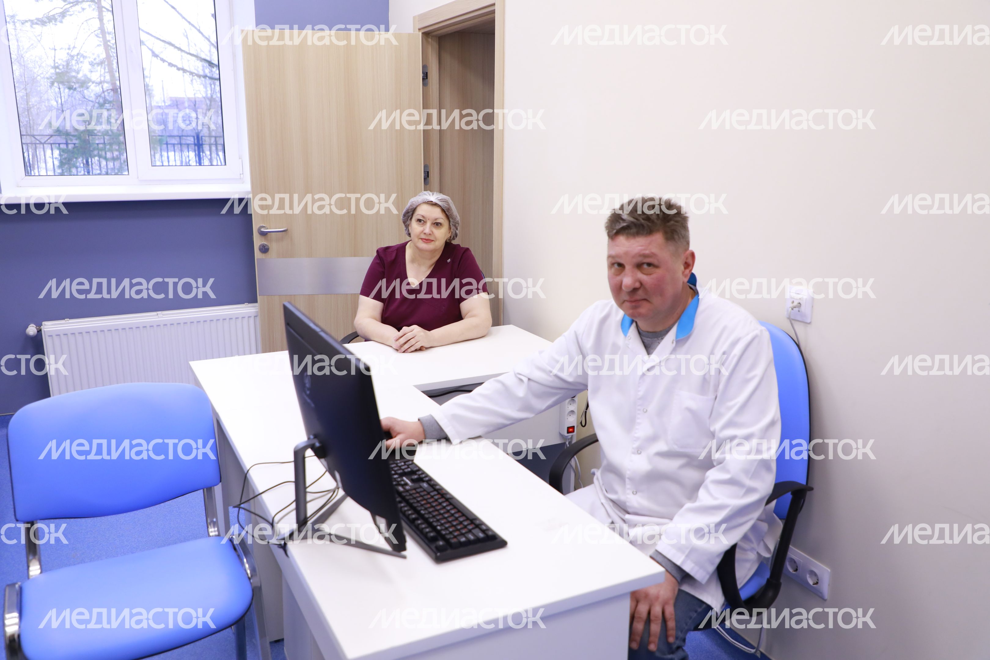 Врач и медсестра в обновленной поликлинике в Наро-Фоминске