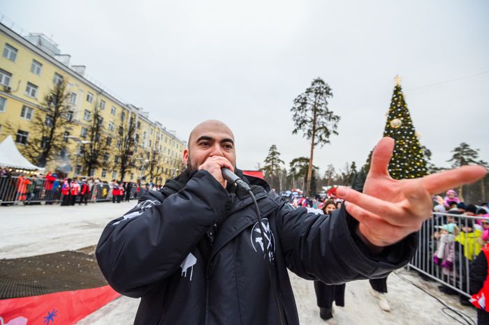 Чемпион мира по битбоксу Вахтанг на зимнем фристайл-мотокроссе в Балашихе