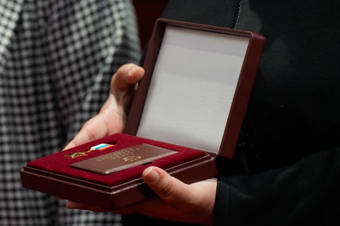 "Звезду Героя" передали семье погибшего на СВО бойца Алексея Стрижака