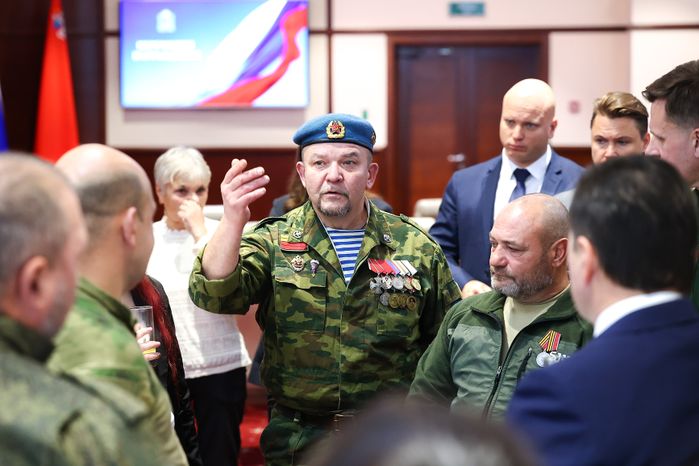 Награждение добровольцев из отряда «БАРС» Губернатором Подмосковья
