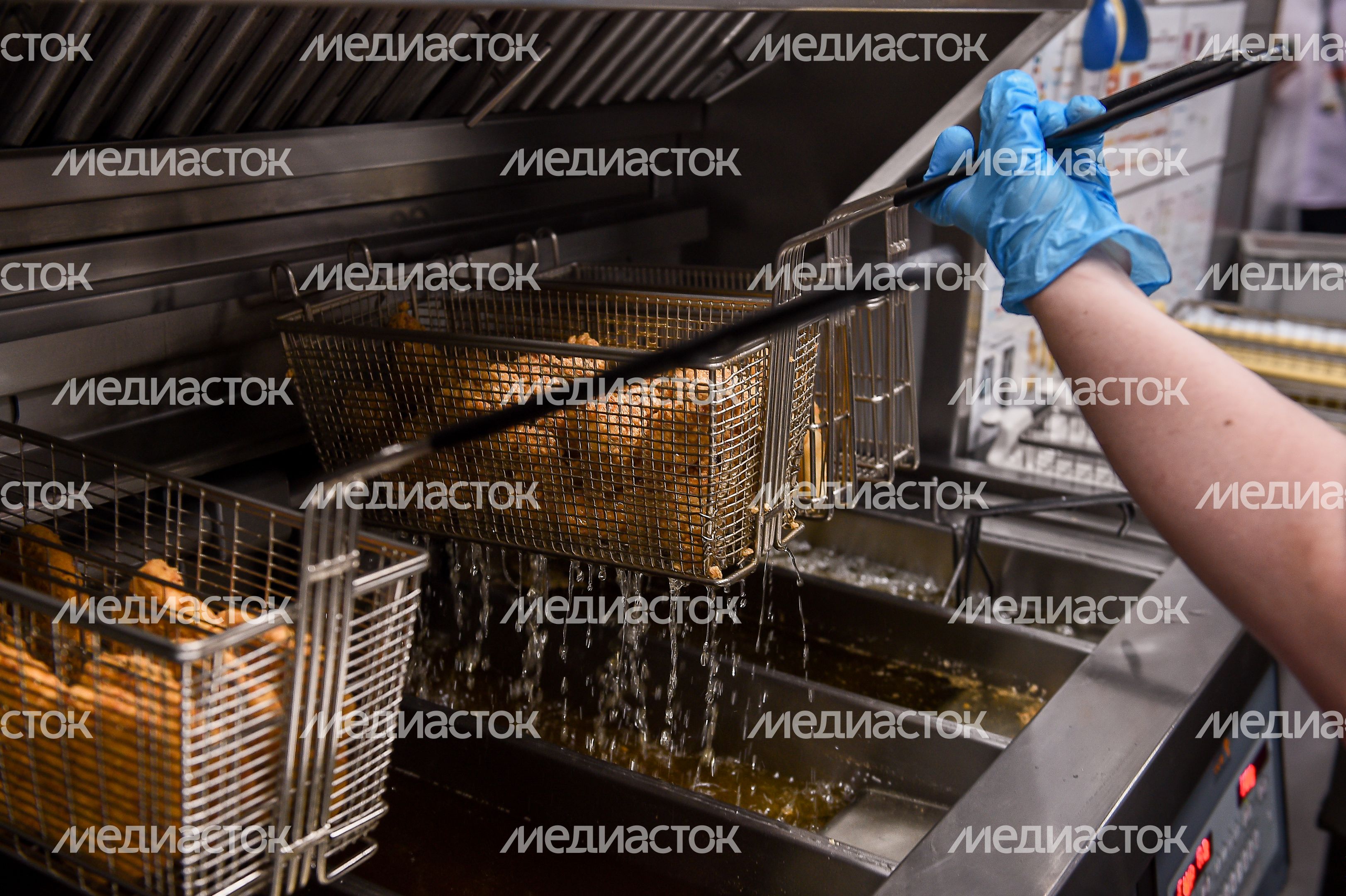 Открытие российской сети ресторанов «Вкусно — и точка!»
