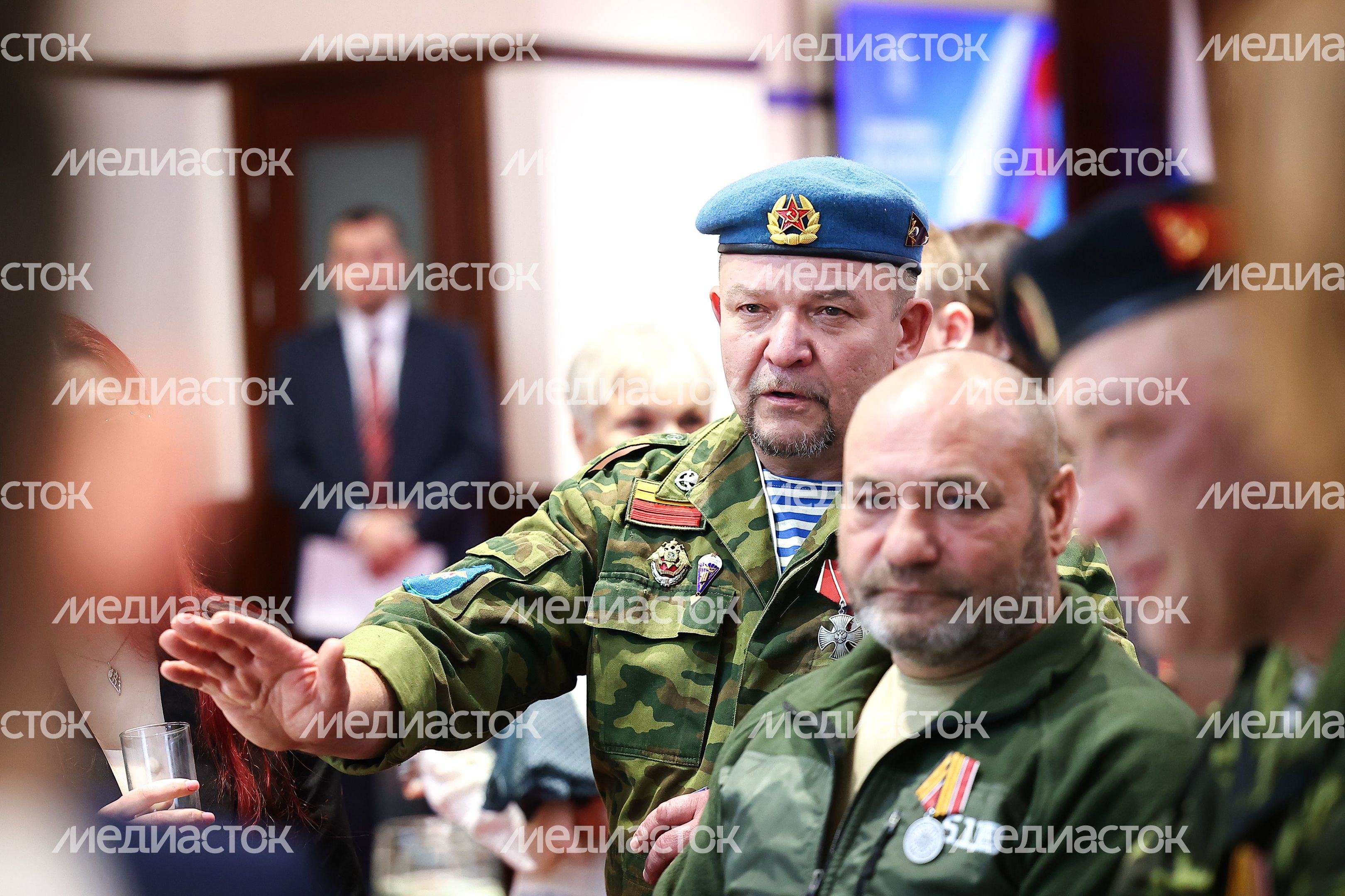 Награждение добровольцев из отряда «БАРС» Губернатором Подмосковья