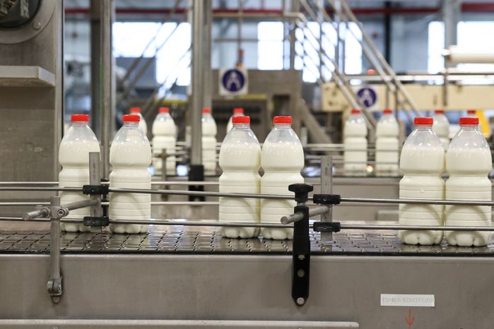Молкомбинат "Чеховский" - самый большой завод молочной продукции в России
