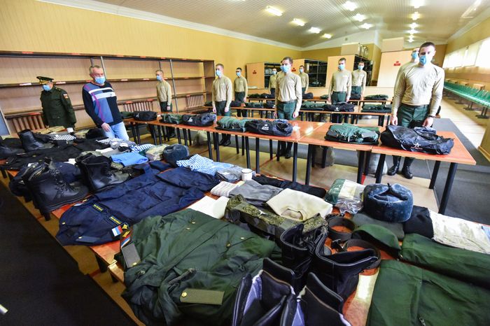 Отправка призывников к местам прохождения военной службы с городского сборного пункта Военного комиссариата города Москвы