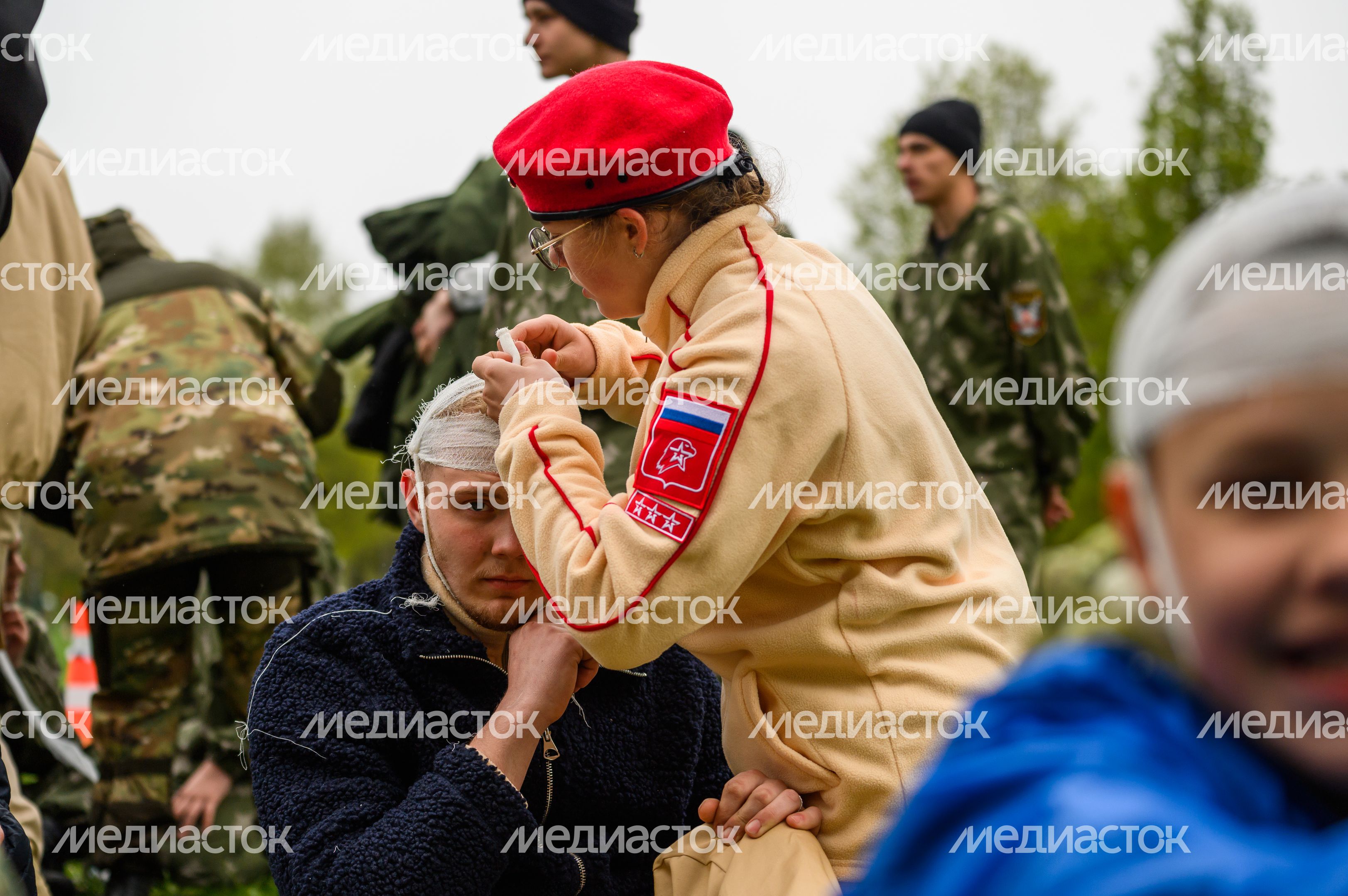 Военно-патриотическая игра «Юнармия, вперед!», посвященная Дню Победы, в Горках Ленинских