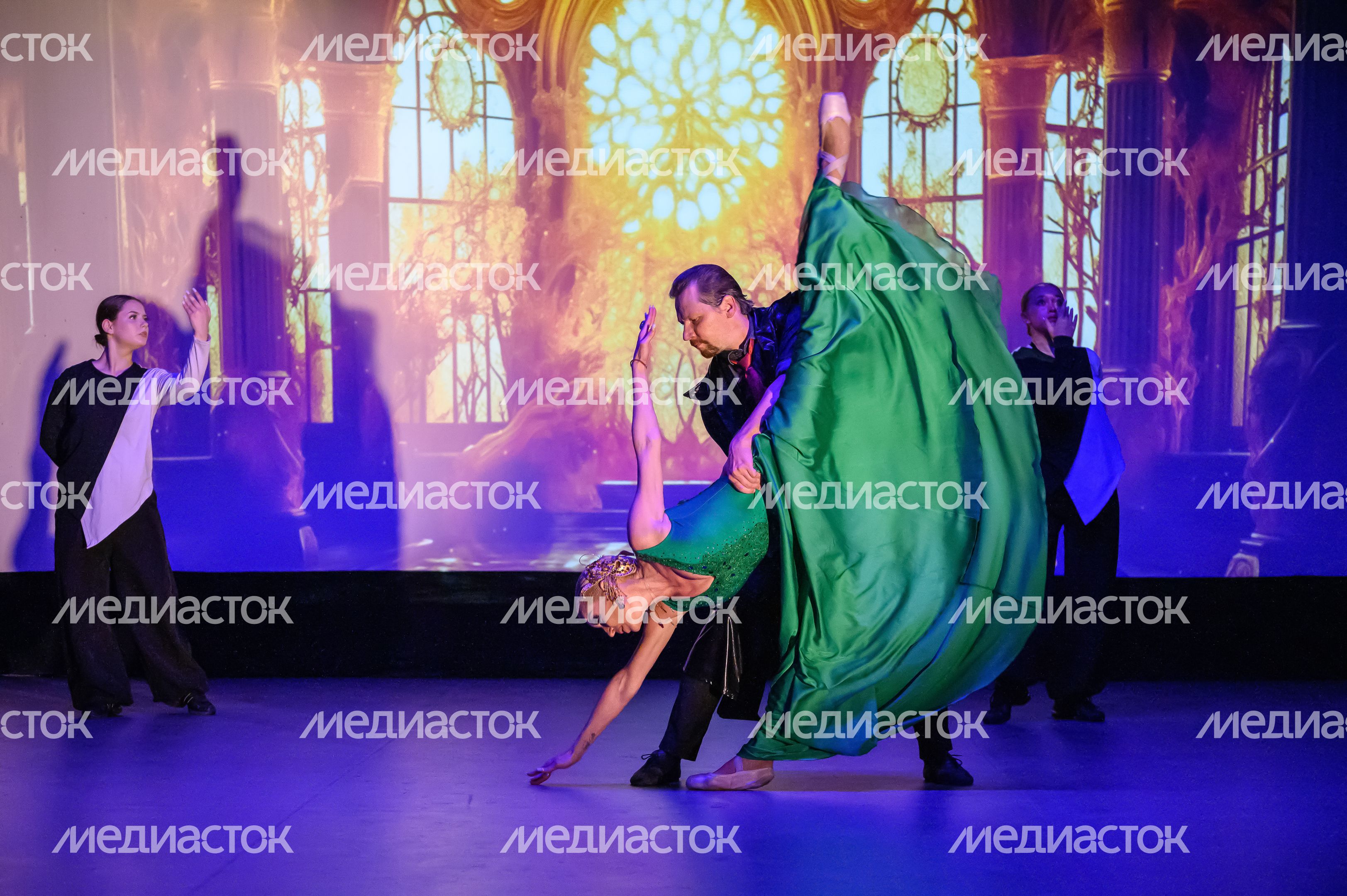 Шоу Анастасии Волочковой «Одержимость» в селе Константиново Шоу Анастасии Волочковой «Одержимость» в селе Константиново