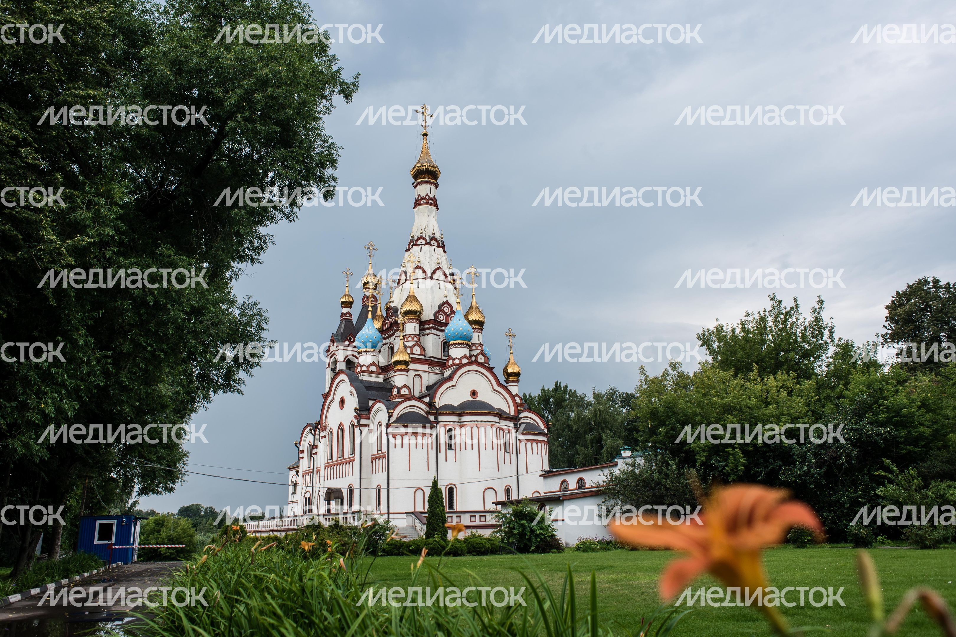 Летние виды Храма Казанской иконы Божьей матери