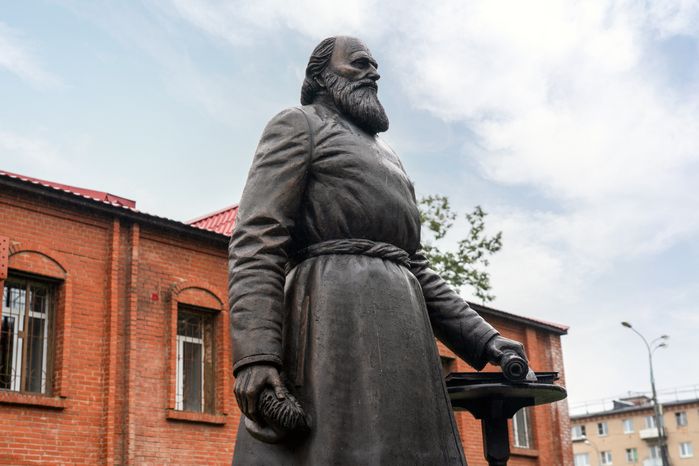 Памятник Г.Л. Кашаеву в Высоковске округа Клин