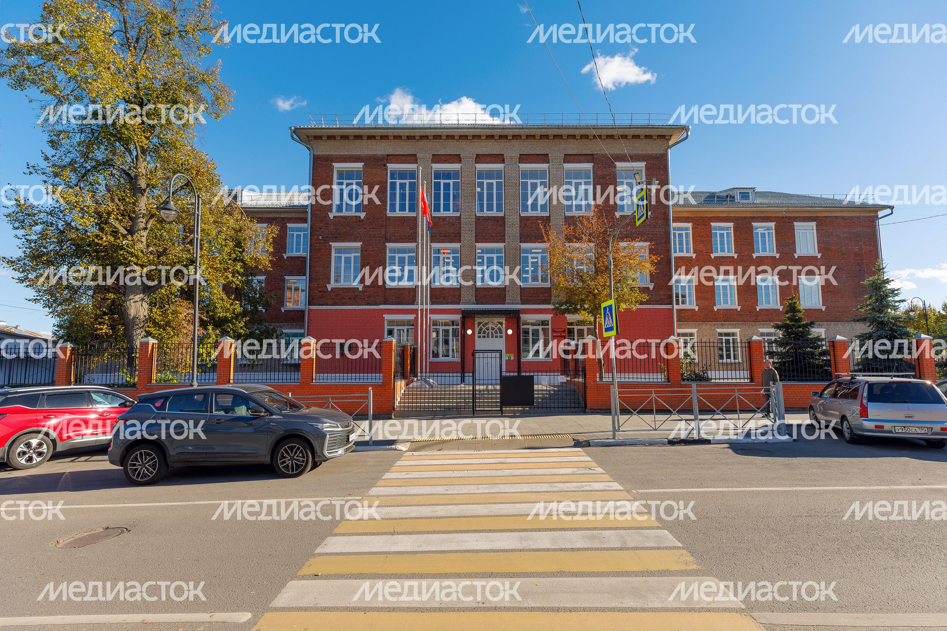 Средняя школа №14 на улице Зайцева в Коломне после капитального ремонта Средняя школа №14 на улице Зайцева в Коломне после капитального ремонта