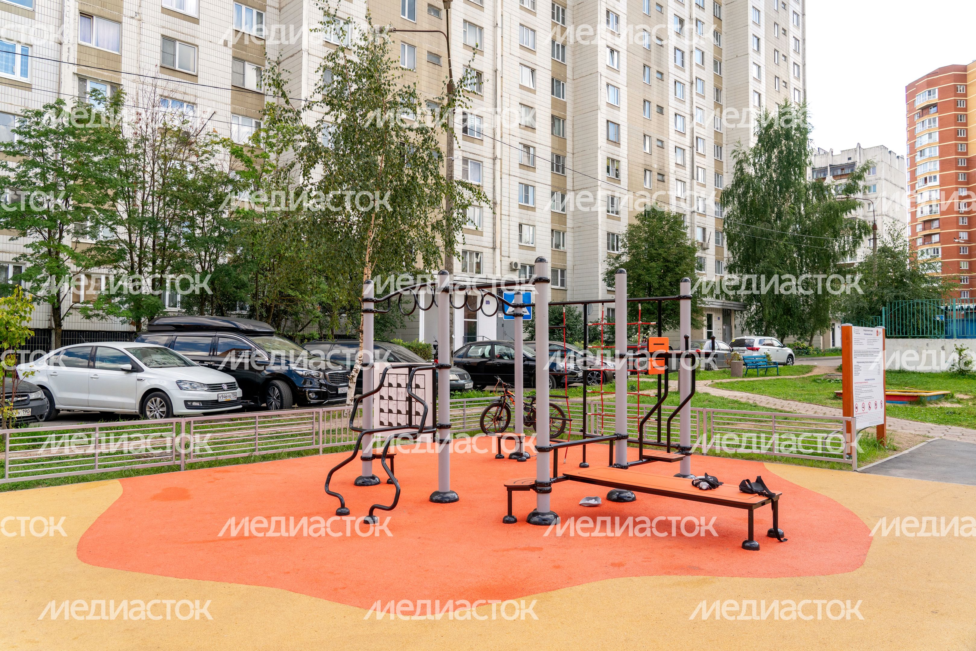 Новая детская игровая площадка на улице Текстильной в Лобне
