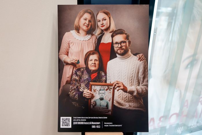 Фотовыставка патриотического проекта «Китель Победы» в Горках-10 Одинцовского округа