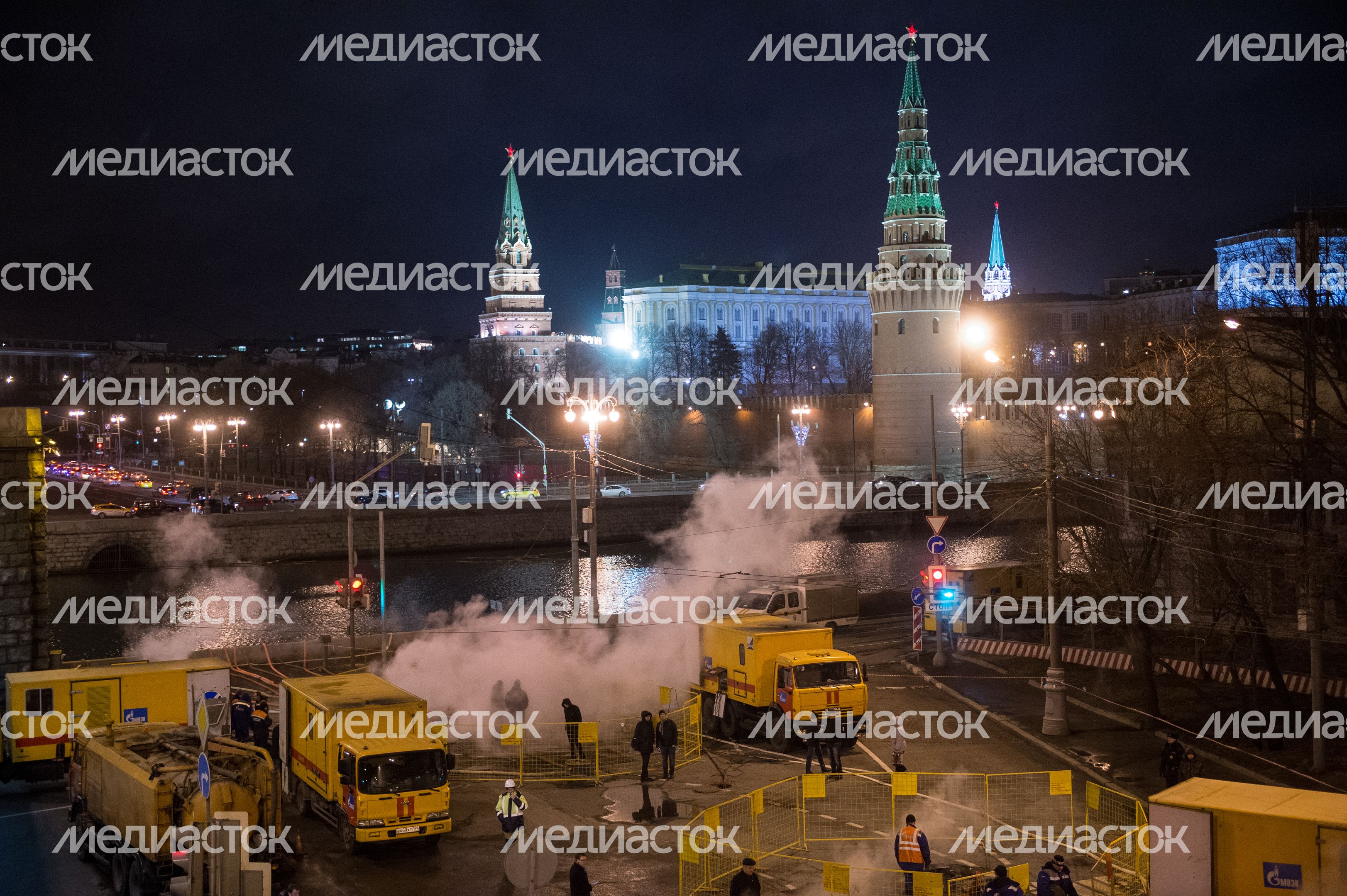 Прорыв трубы в центре Москвы Прорыв трубы в центре Москвы