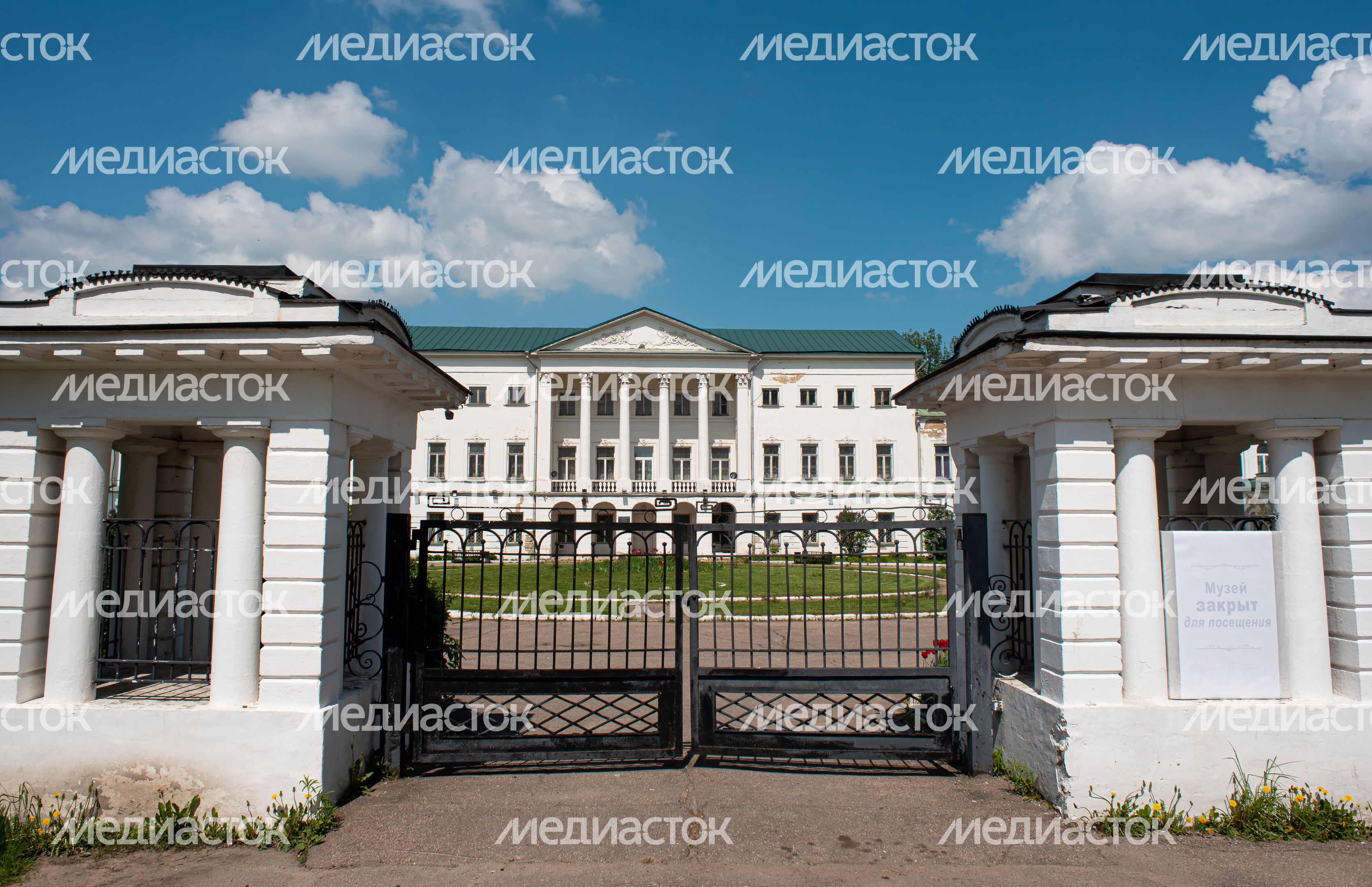 Весенние виды усадьбы Ивановское Весенние виды усадьбы Ивановское