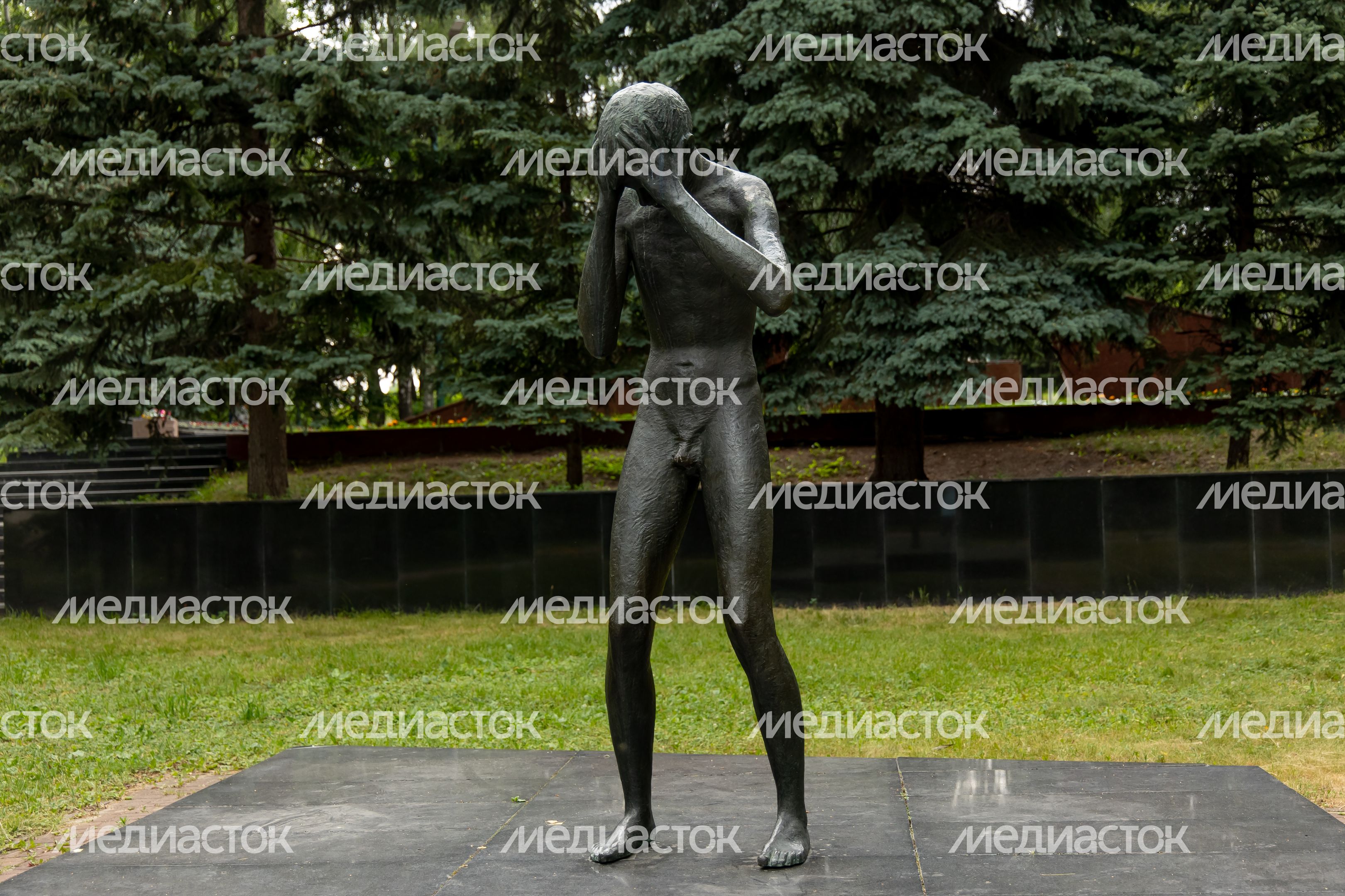Памятник Никто не забыт, Ничто не забыто