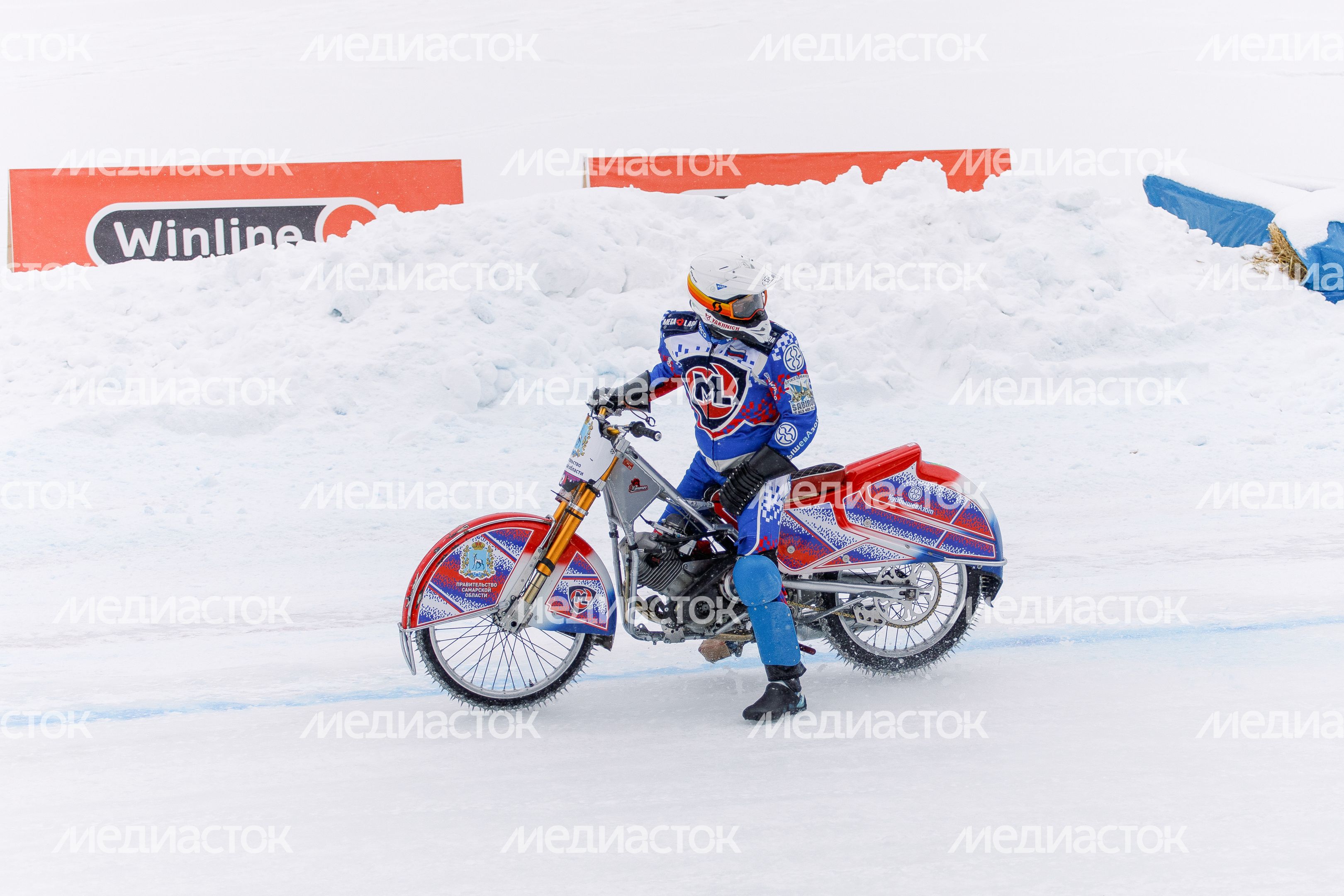 VI этап личного чемпионата России по гонкам на льду в Красногорске