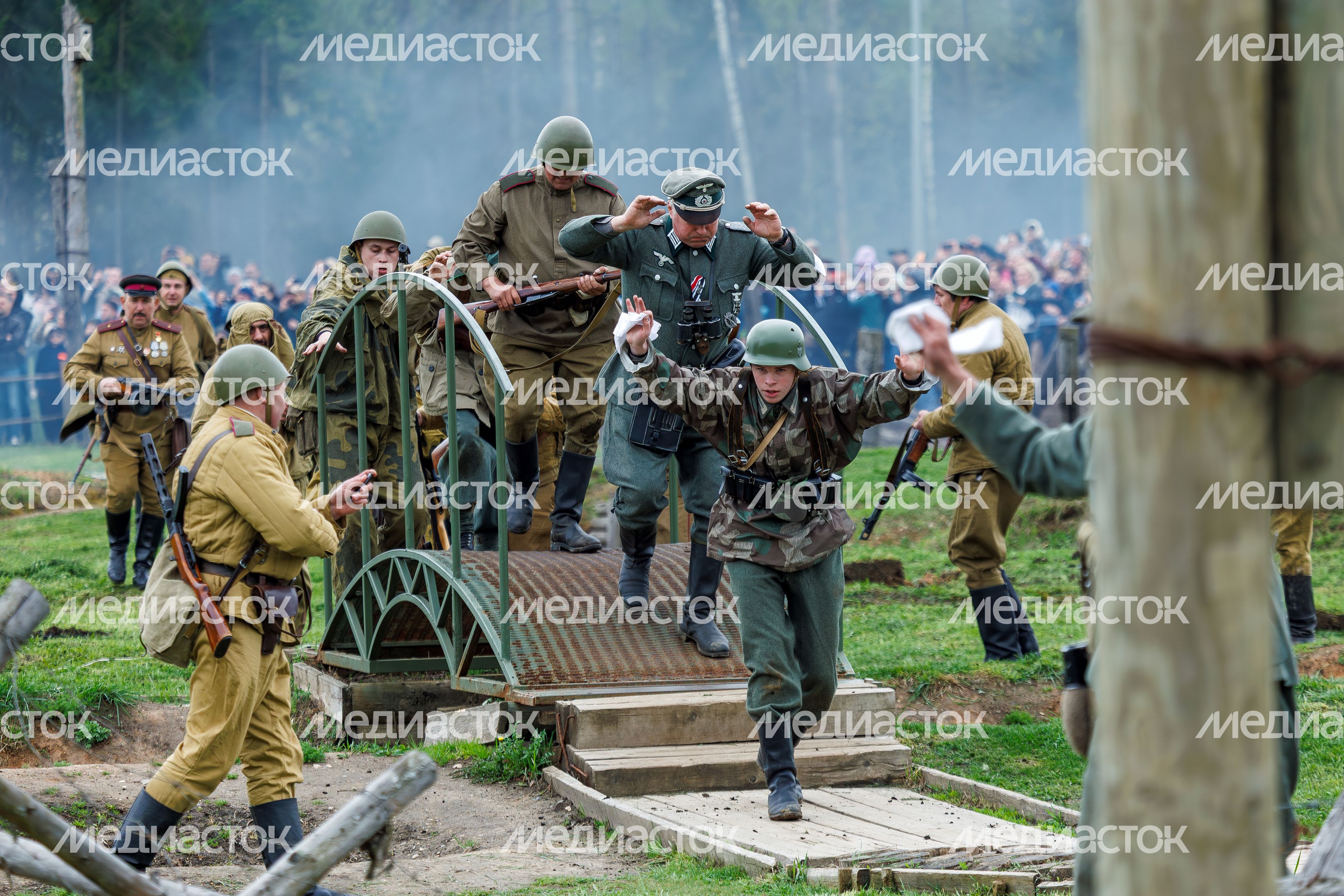 День Победы в Центральном парке «Патриот» Одинцовского округа: военно-историческая реконструкция «В логове зверя» День Победы в Центральном парке «Патриот» Одинцовского округа: военно-историческая реконструкция «В логове зверя»
