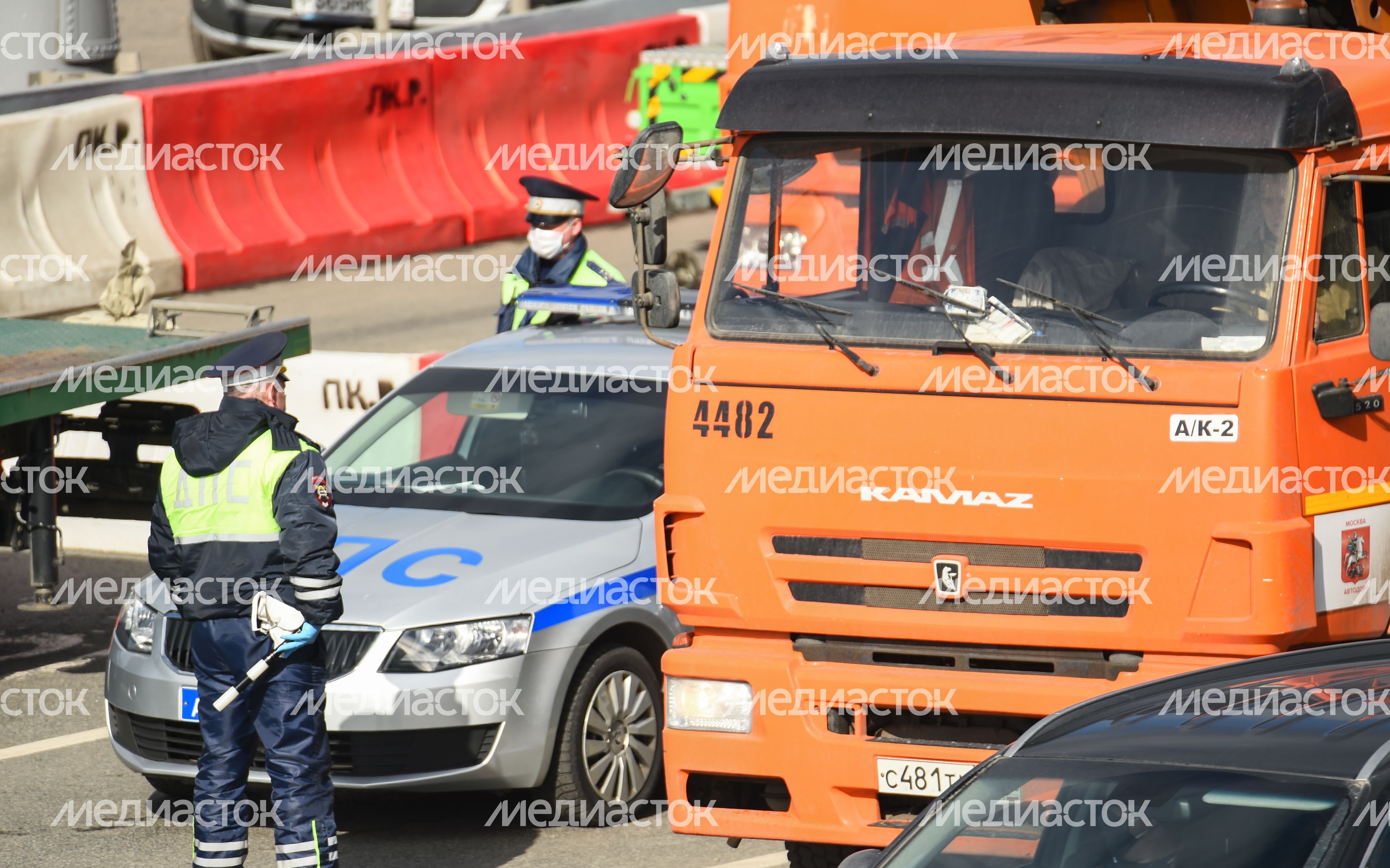 Проверка пропусков на въезде в Москву в период самоизоляции