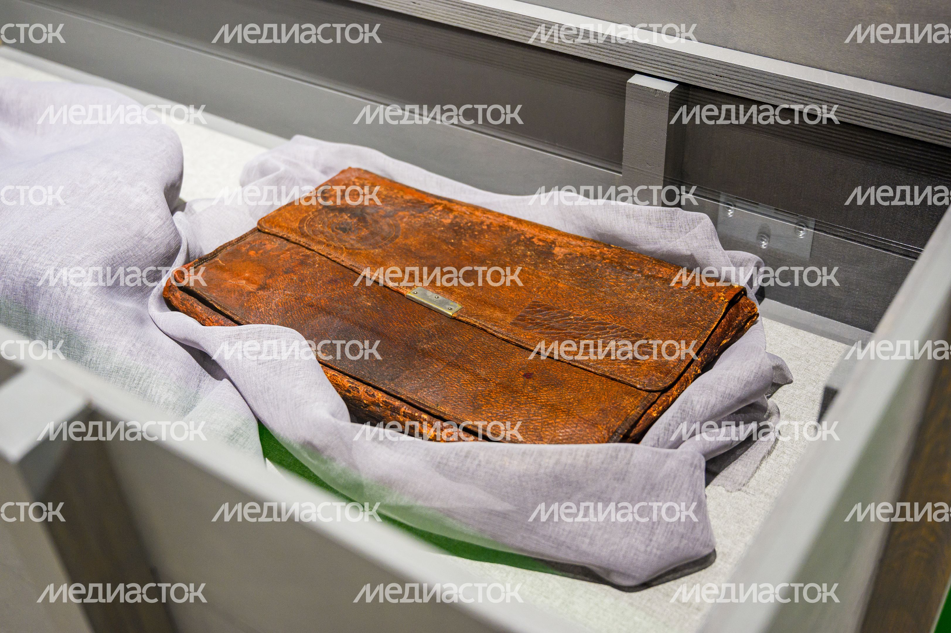 Выставка «Сохранить историю: музей в эвакуации» к 80-летию Победы в Великой Отечественной войне в музее-заповеднике «Горки Ленинские» Ленинского округа Выставка «Сохранить историю: музей в эвакуации» к 80-летию Победы в Великой Отечественной войне в музее-заповеднике «Горки Ленинские» Ленинского округа