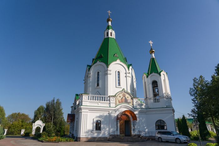 Церковь Преображения Господня в Запрудне Талдомского округа