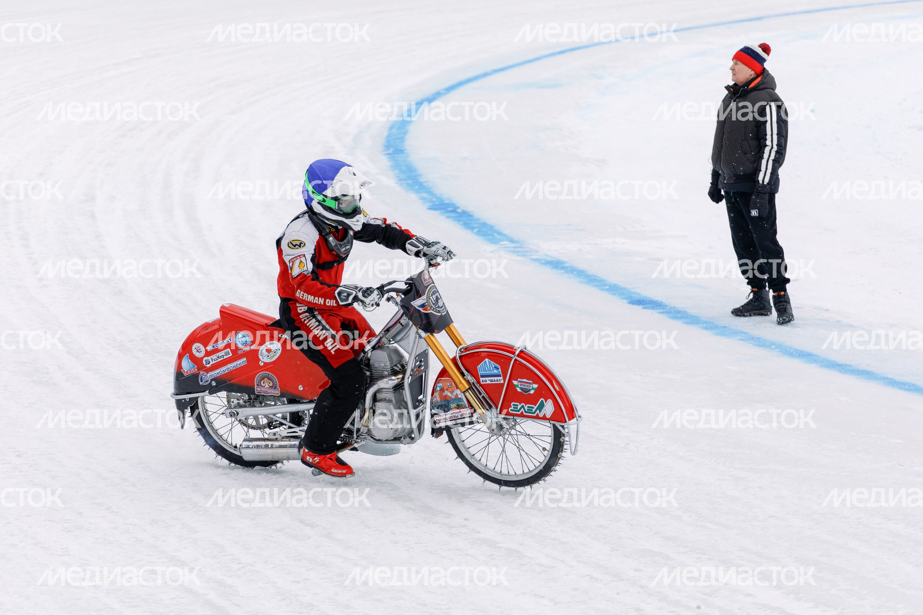 VI этап личного чемпионата России по гонкам на льду в Красногорске