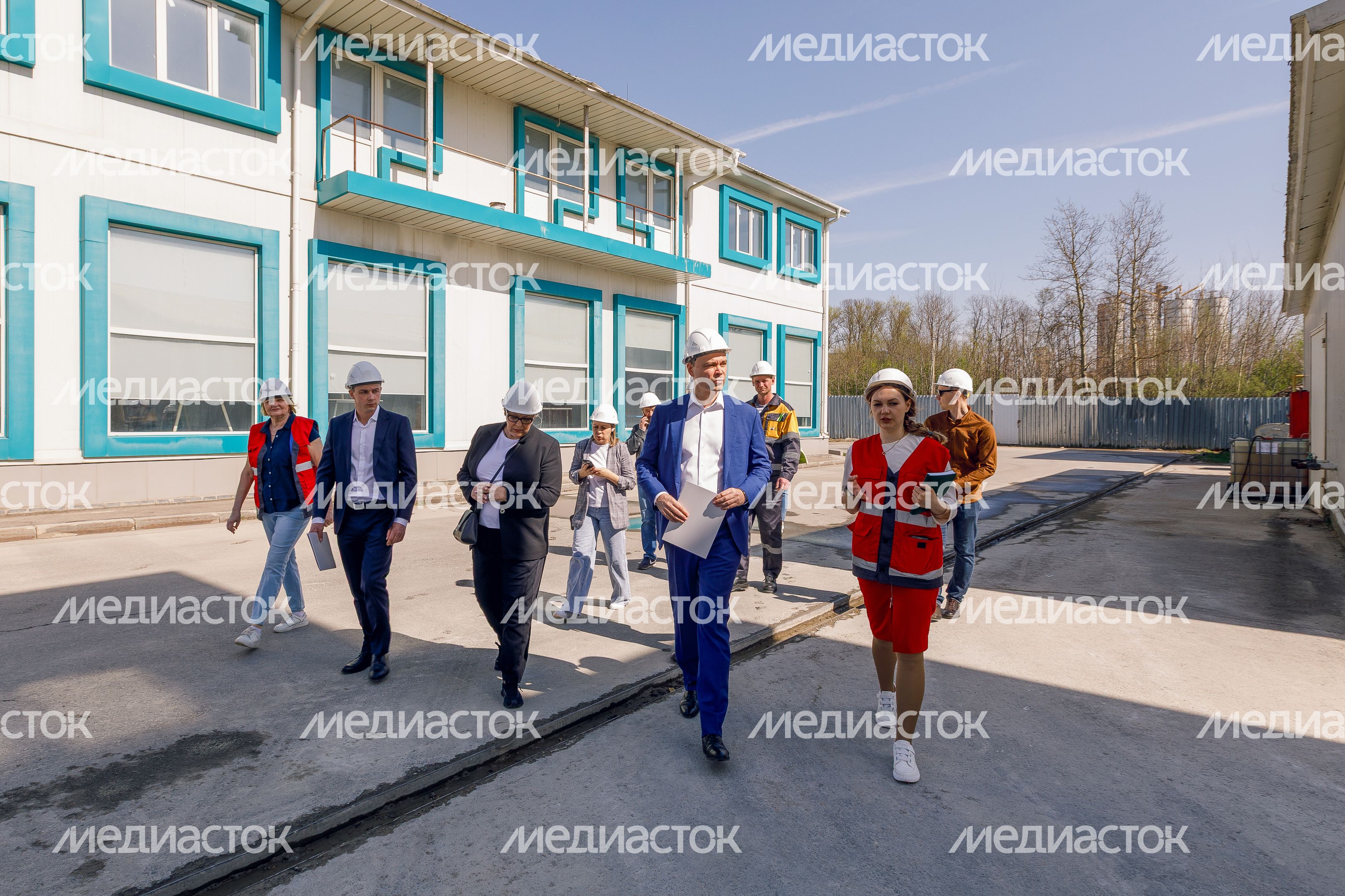 Всеволод Волосевич с отраслевыми заместителями глав округов посетил асфальтобетонный завод в Солнечногорске Всеволод Волосевич с отраслевыми заместителями глав округов посетил асфальтобетонный завод в Солнечногорске