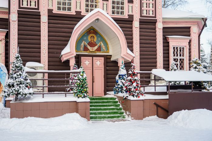 Зимний Свято-Троицкий храм в Люберцах