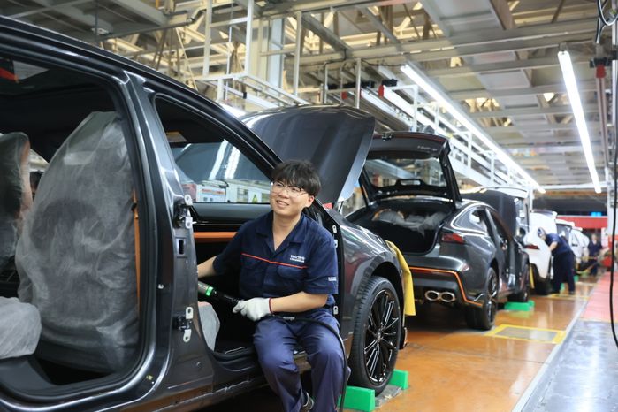 Посещение автозавода Changan Automobile Group в Китае Губернатором Подмосковья