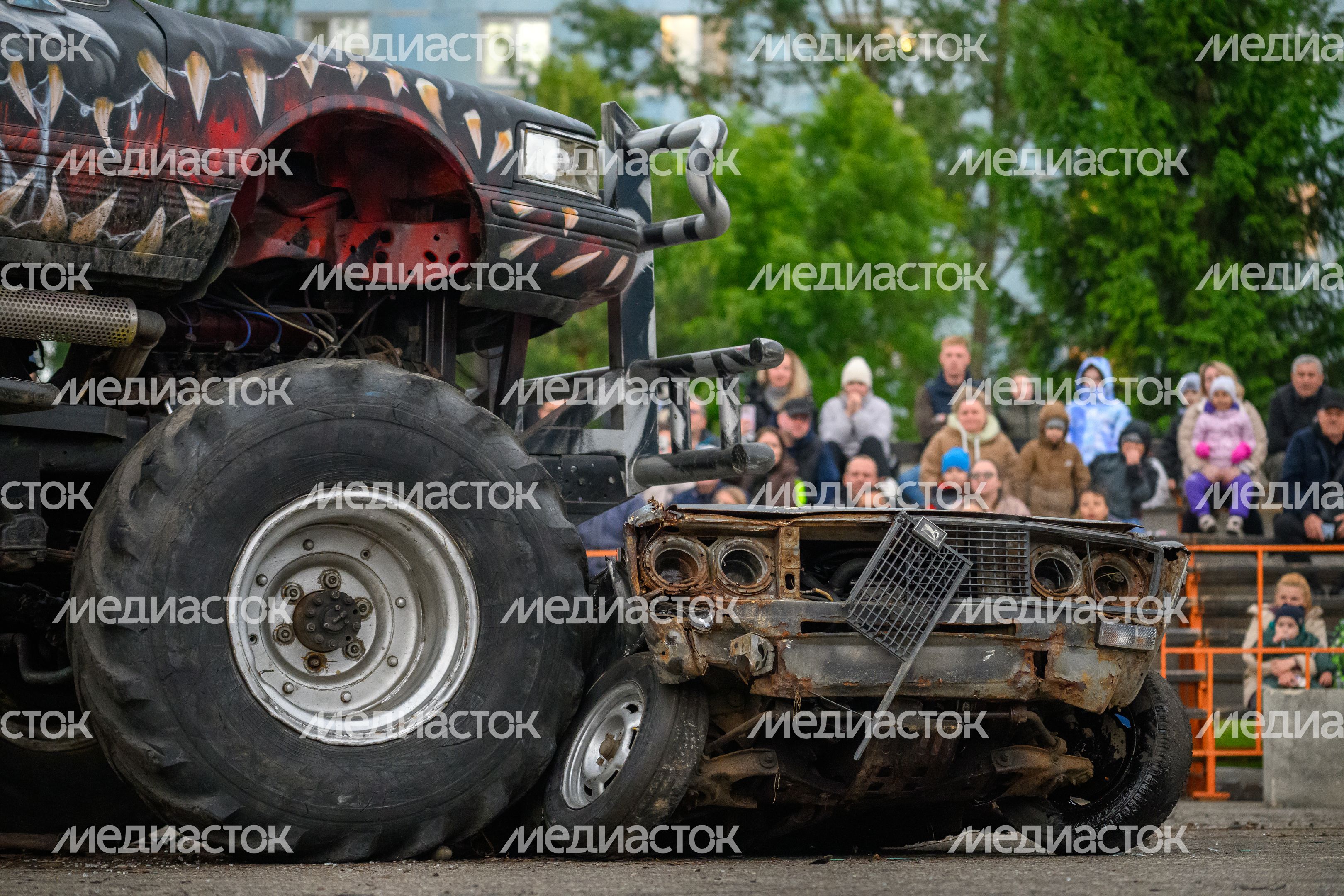 Экстремальная программа, яркие эмоции, адреналин и безумные трюки на шоу каскадеров в Чехове Экстремальная программа, яркие эмоции, адреналин и безумные трюки на шоу каскадеров в Чехове