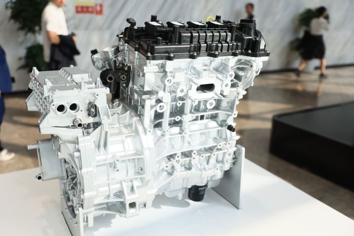 Посещение автозавода Changan Automobile Group в Китае Губернатором Подмосковья