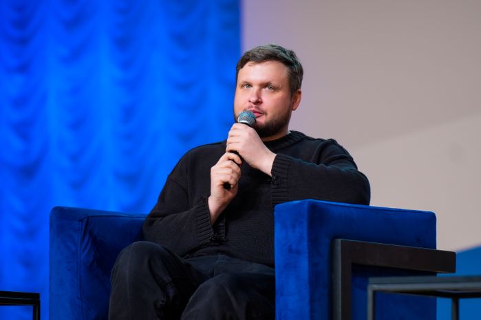 Пранкеры Вован и Лексус выступают перед гостями форума "На государственной службе"
