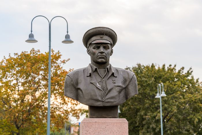 Бронницы. Бюст В.Ф. Маргелова