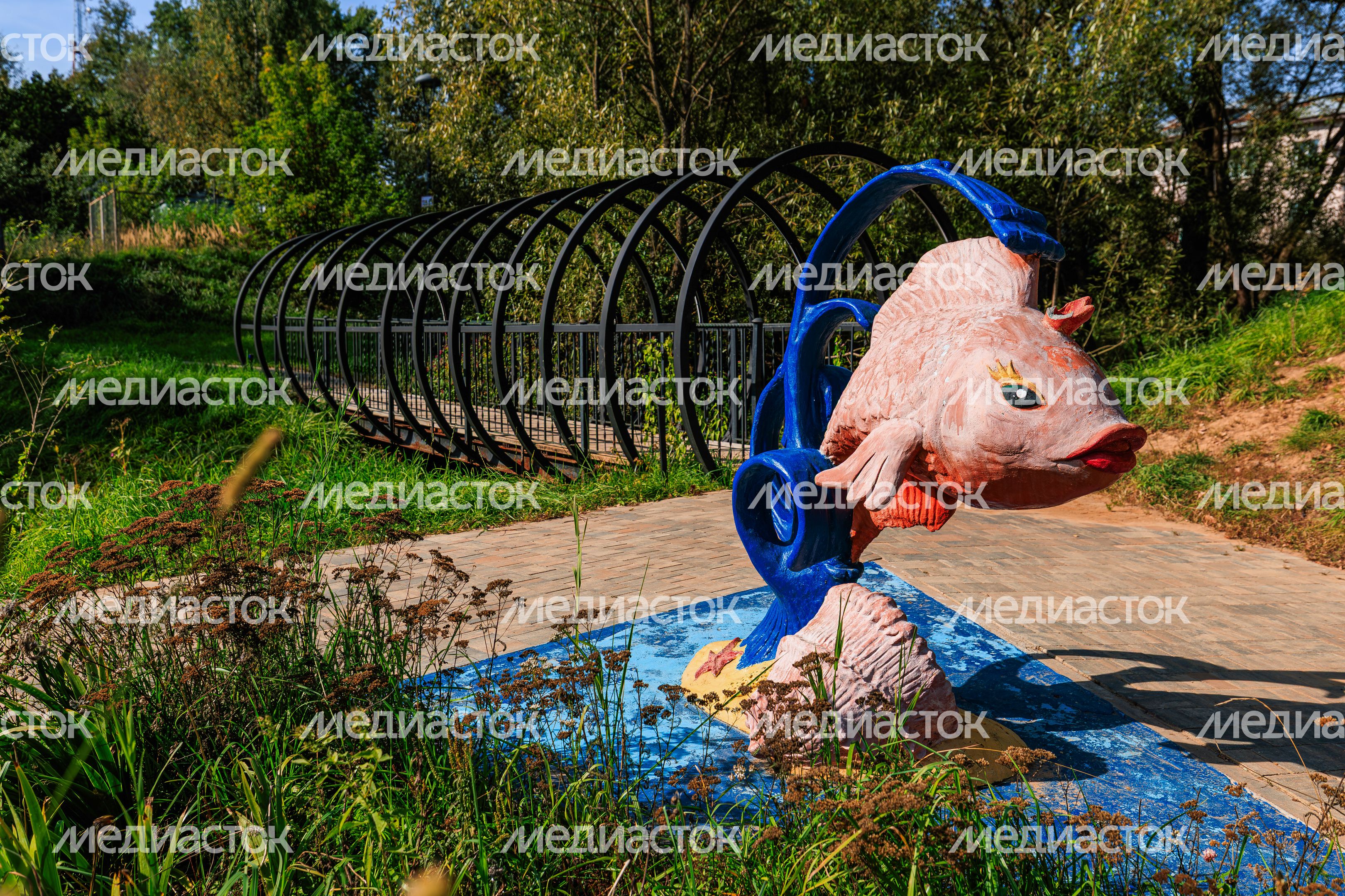Парк «Лукоморье» в Рузе летом Парк «Лукоморье» в Рузе летом