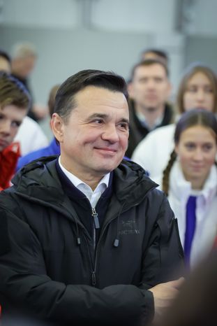Андрей Воробьев навестил пилотажные группы на авиабазе в Кубинке