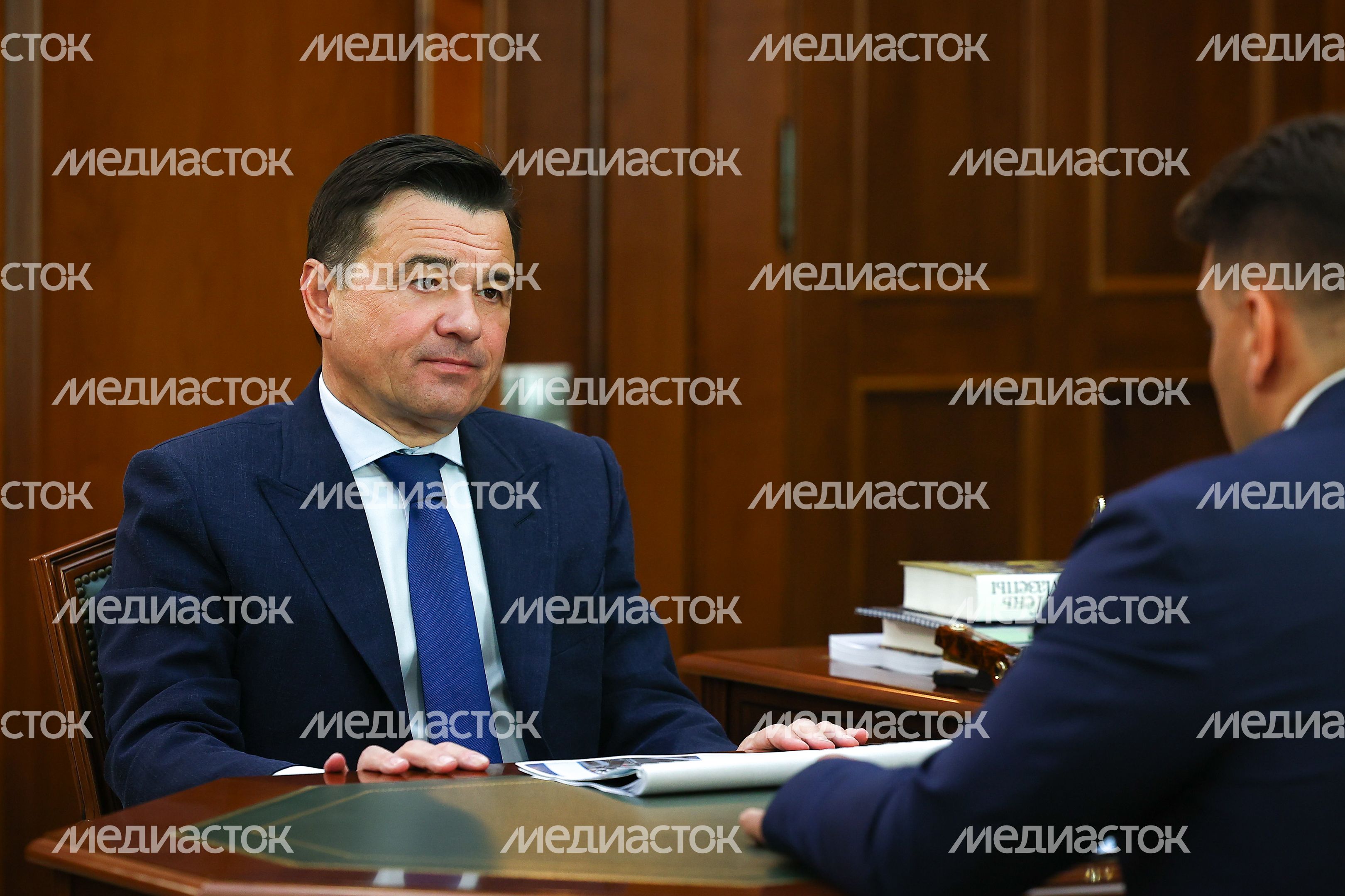 Андрей Воробьев провел рабочую встречу с главой Можайского городского округа