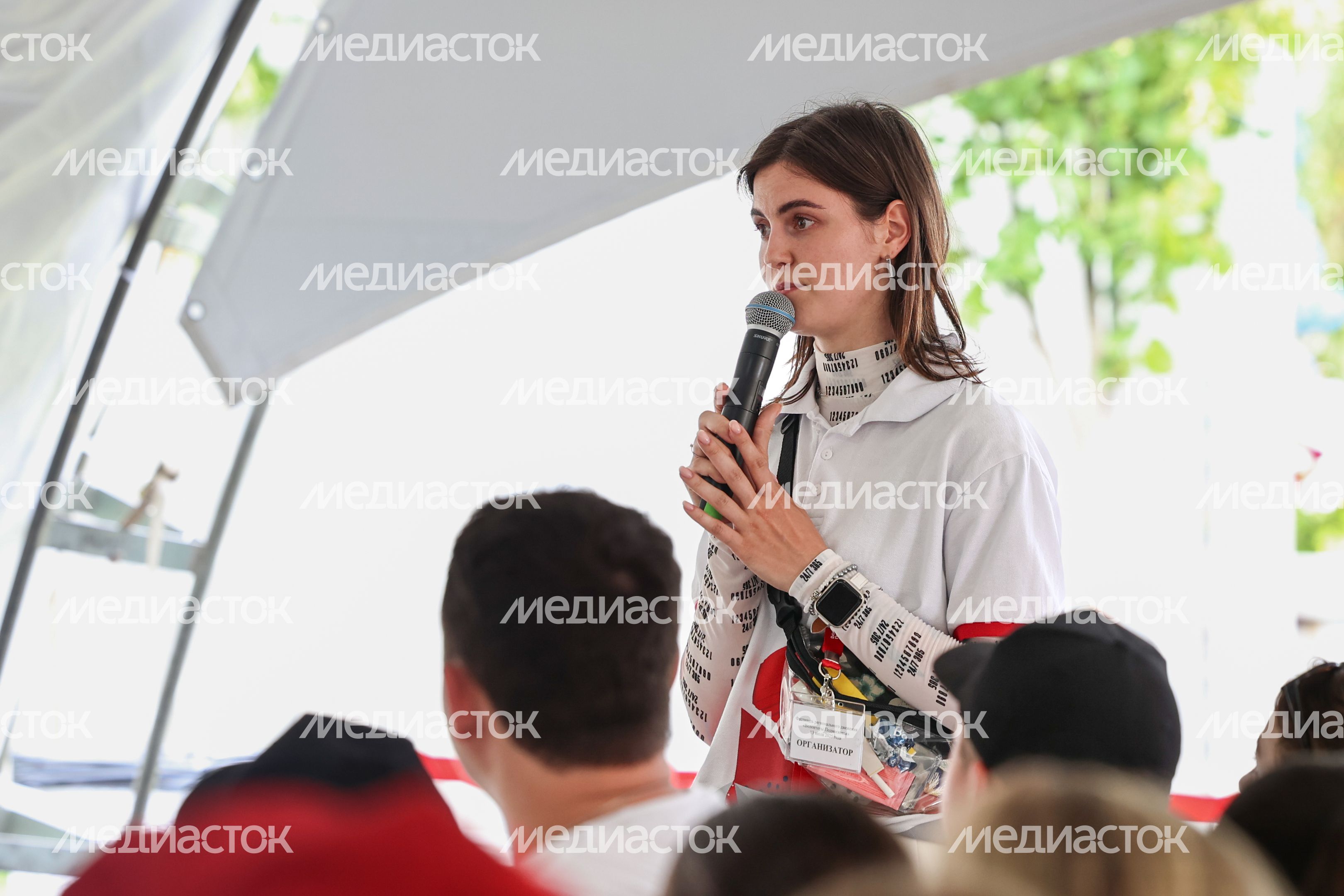 Панельная дискуссия с волонтерами-героями, устранявшими последствия чрезвычайных ситуаций Панельная дискуссия с волонтерами-героями, устранявшими последствия чрезвычайных ситуаций