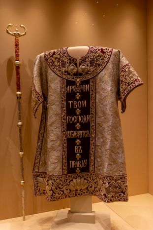 Экспозиция "Реликвии и сокровища Троице-Сергиевой Лавры XVIII-XIX"