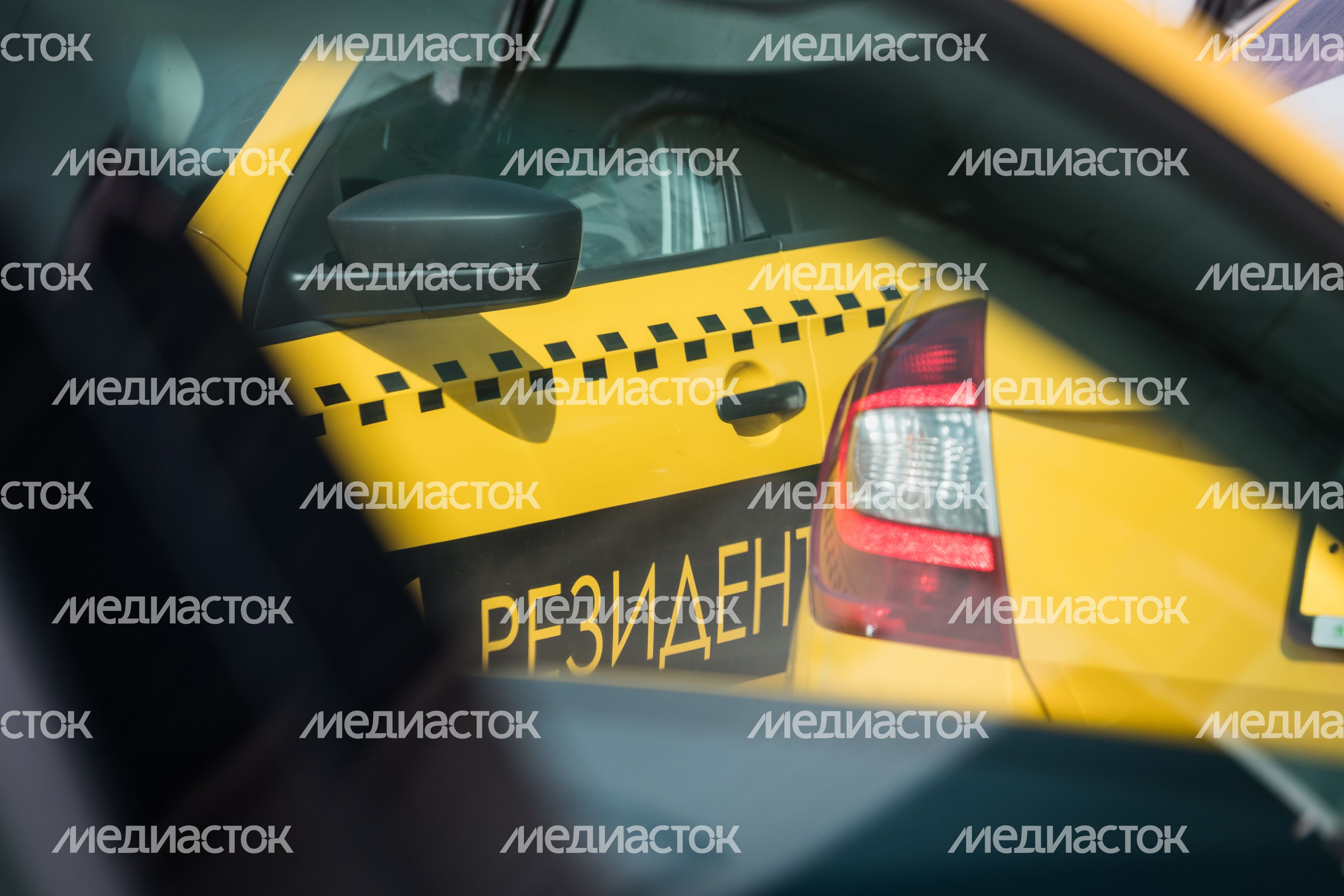 Таксопарк «Резидент Такси»