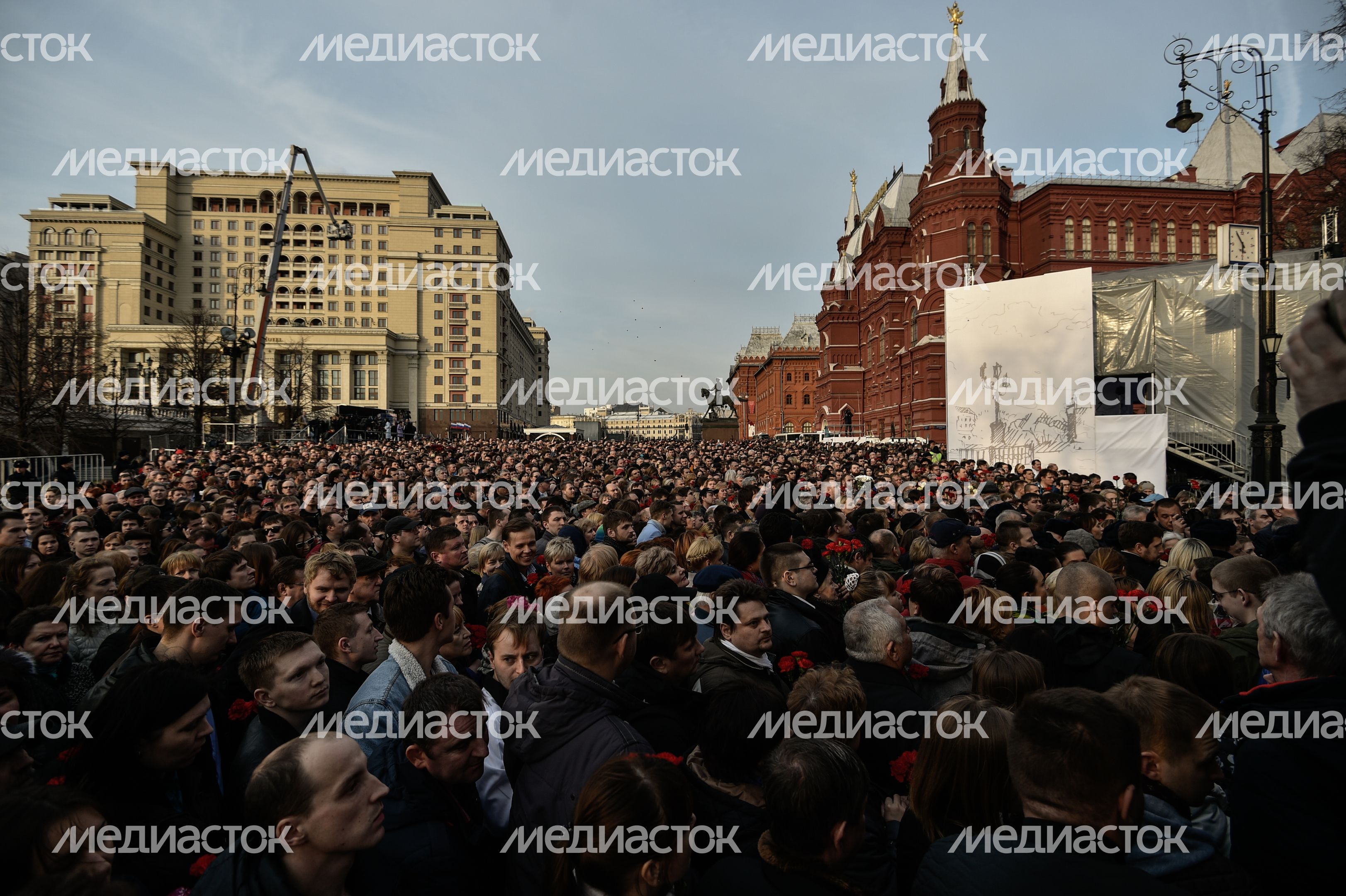 Траурный митинг памяти 11 жертв теракта в Санкт-Петербурге