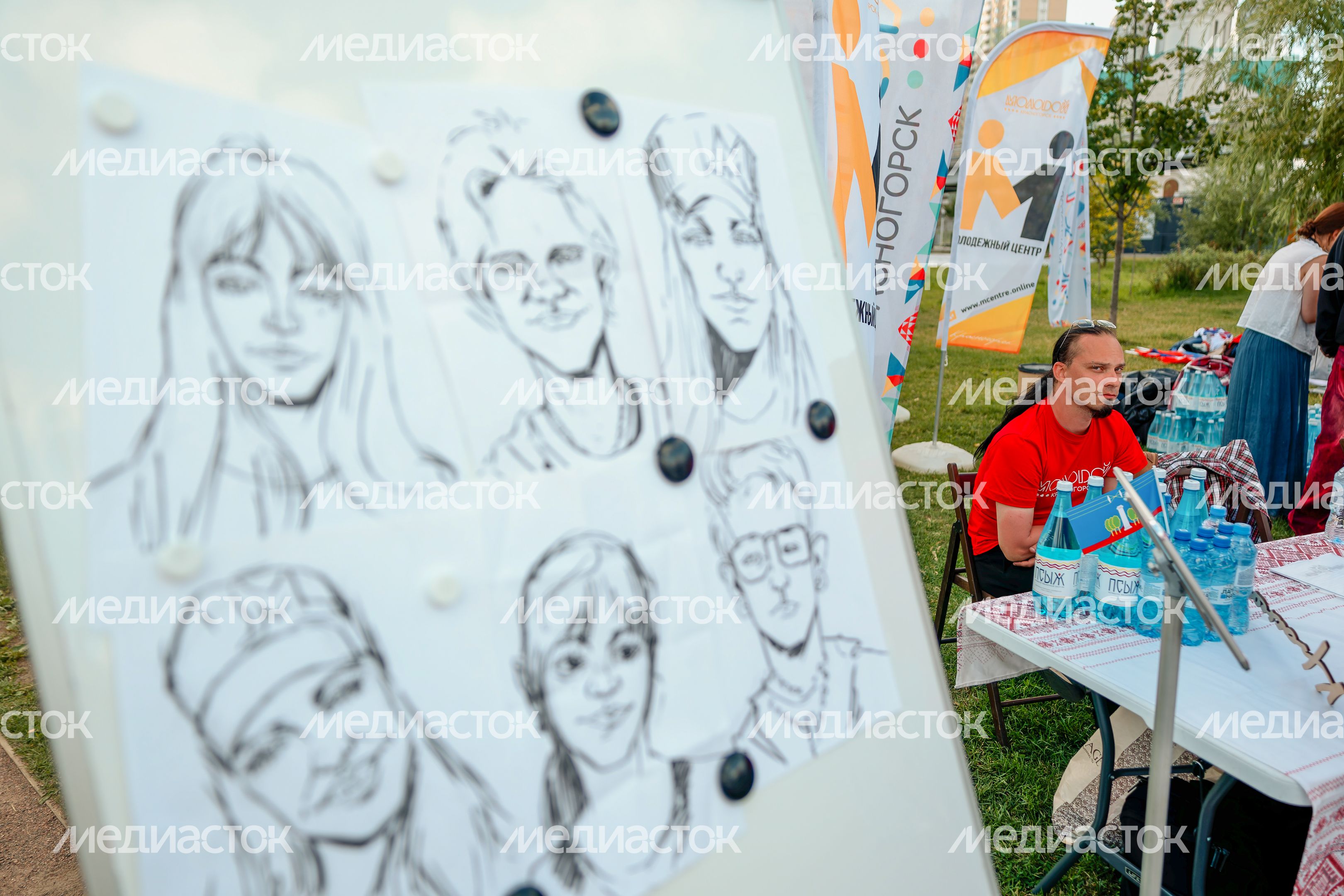 Креативное пространство «RUS_РЕМЕСЛО» на фестивале современной этнической культуры «RUS_СВЕТ 2025» в Красногорске Креативное пространство «RUS_РЕМЕСЛО» на фестивале современной этнической культуры «RUS_СВЕТ 2025» в Красногорске