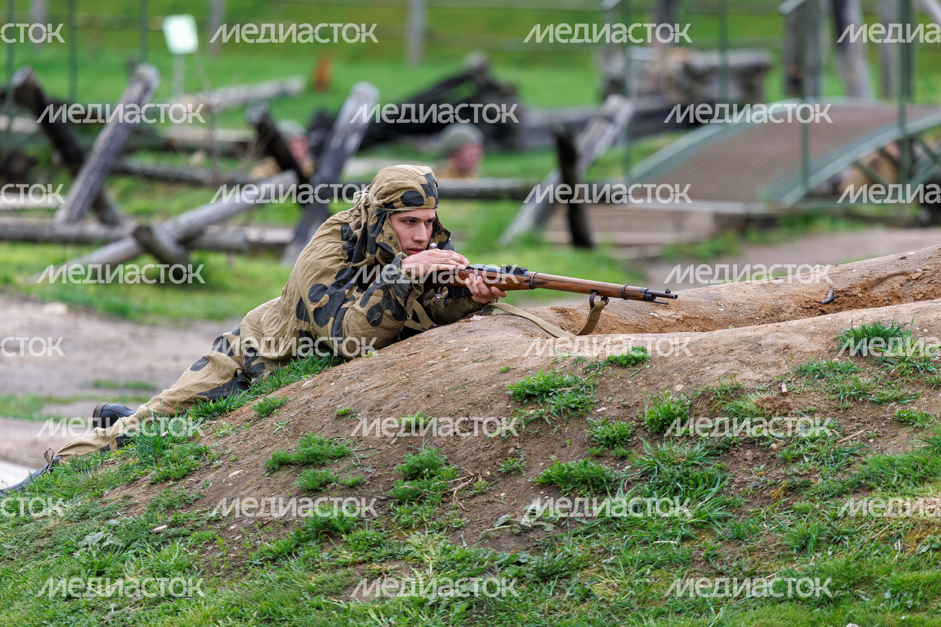 День Победы в Центральном парке «Патриот» Одинцовского округа: военно-историческая реконструкция «В логове зверя» День Победы в Центральном парке «Патриот» Одинцовского округа: военно-историческая реконструкция «В логове зверя»