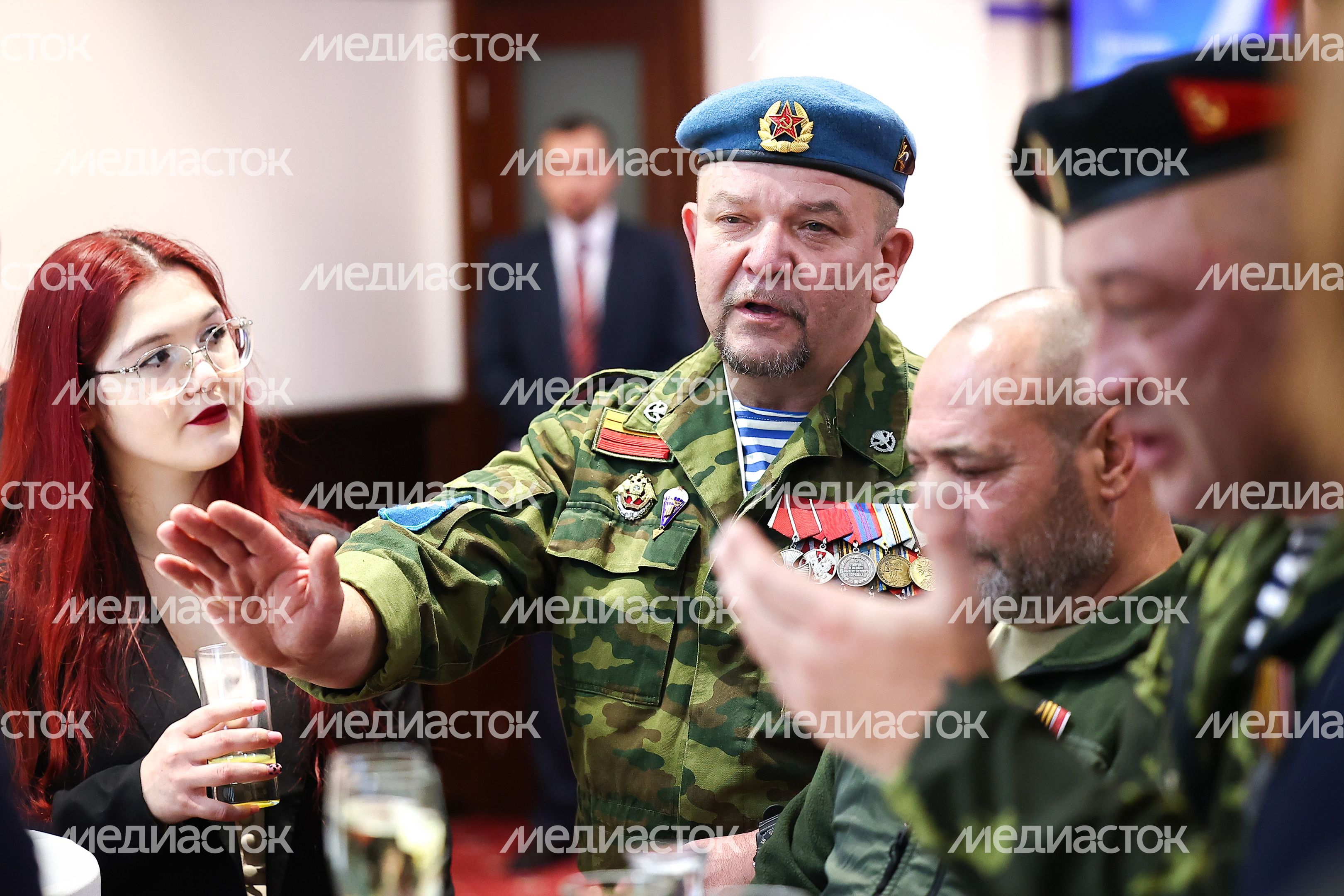 Награждение добровольцев из отряда «БАРС» Губернатором Подмосковья